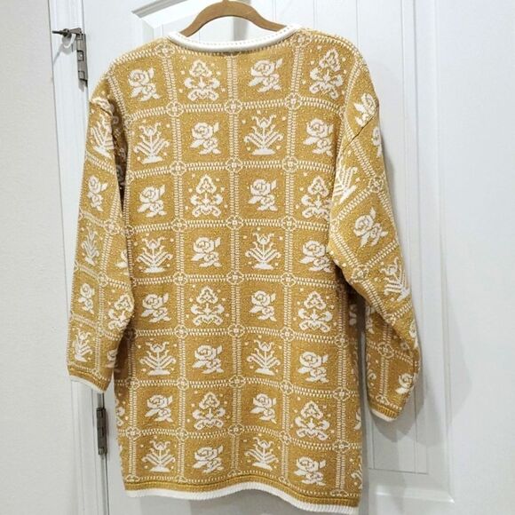 VTG Dana Scott White & Metallic Gold Holiday Pull Over Sweater S… - Picture 5 of 6